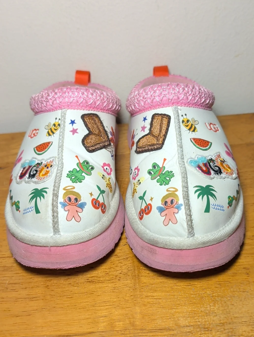 UGG Tazz Pop Sketch Slippers White Leather Colorful Humberto Cruz Girls Size 5